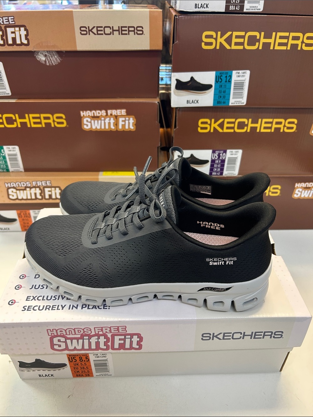 Skechers Swift Fit Women’s Size 8.5 Black and Gray Slip-On 0489